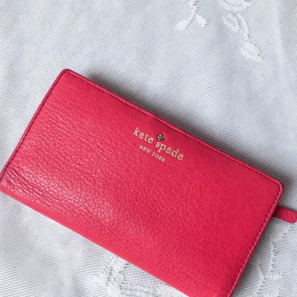Kate Spade Wallet PRICE NEGOTIABLE!!!